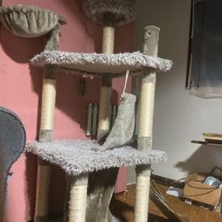 Large Cat House And Scratch Post