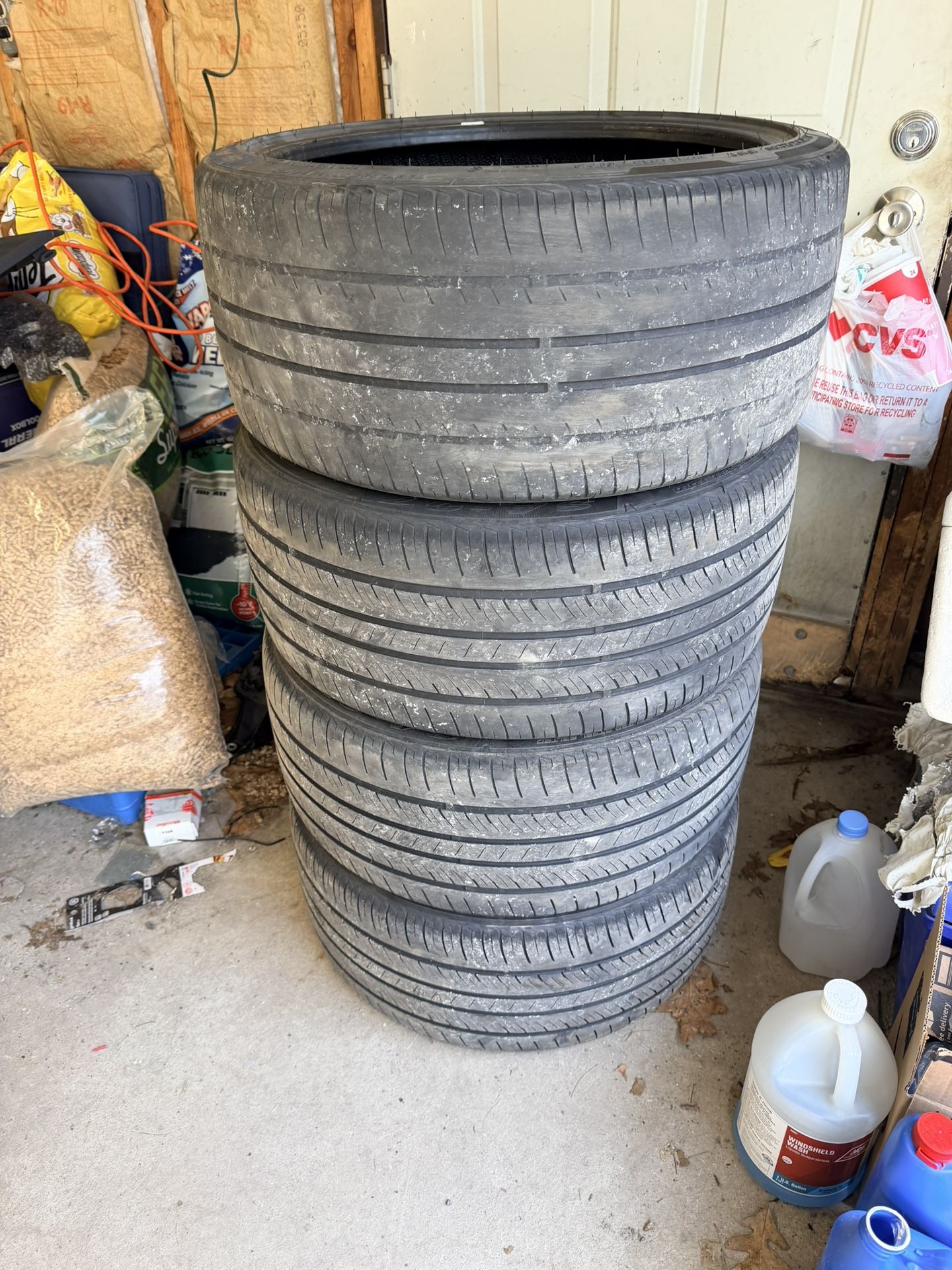 4 Tires 265 35 Zr20