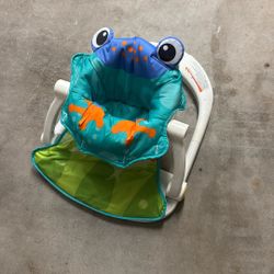Fisher-Price Portable Baby Chair Sit-Me-Up Floor Seat with Developmental Toys & Machine Washable Seat Pad, Froggy