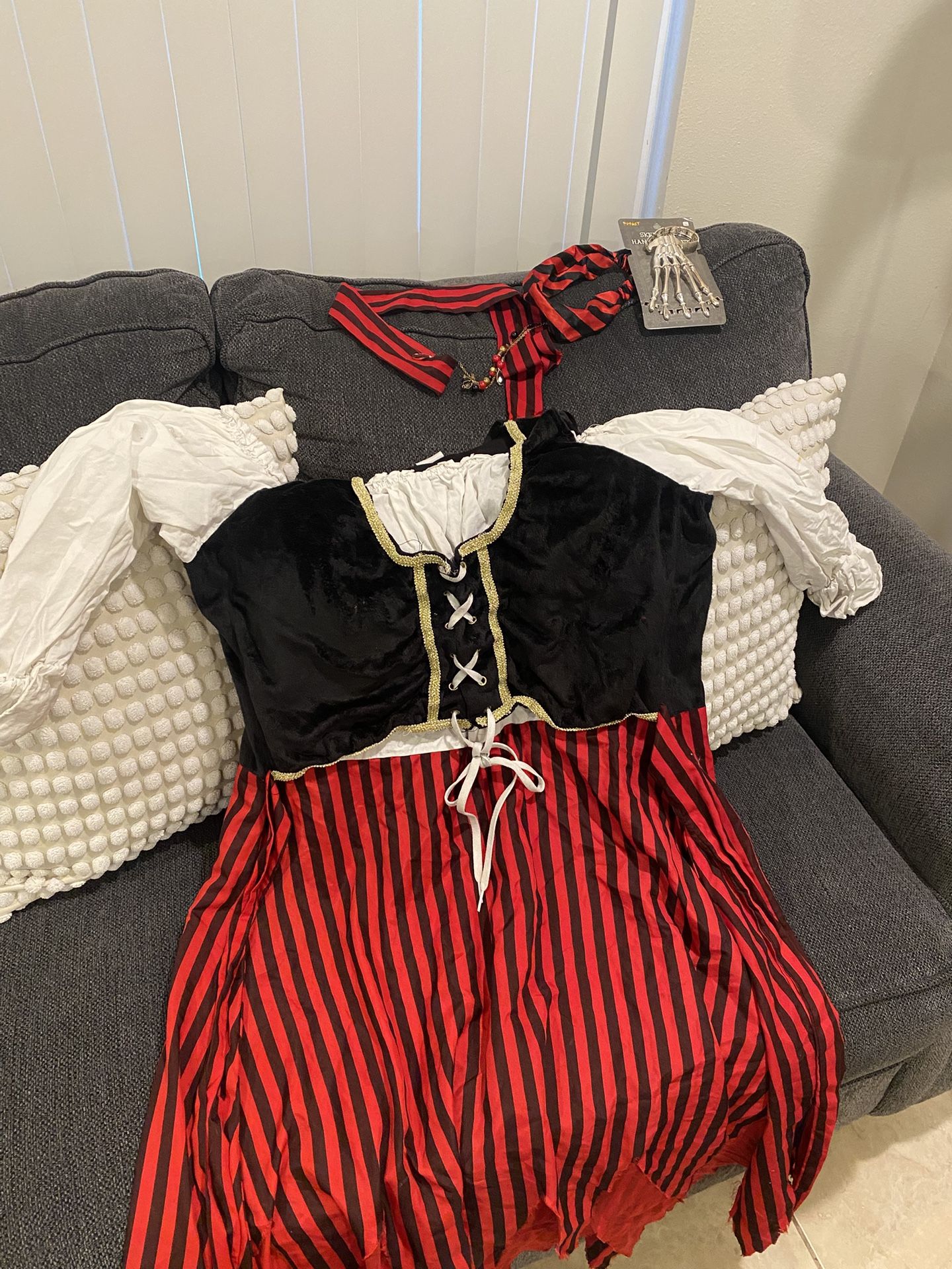Pirate girl costume