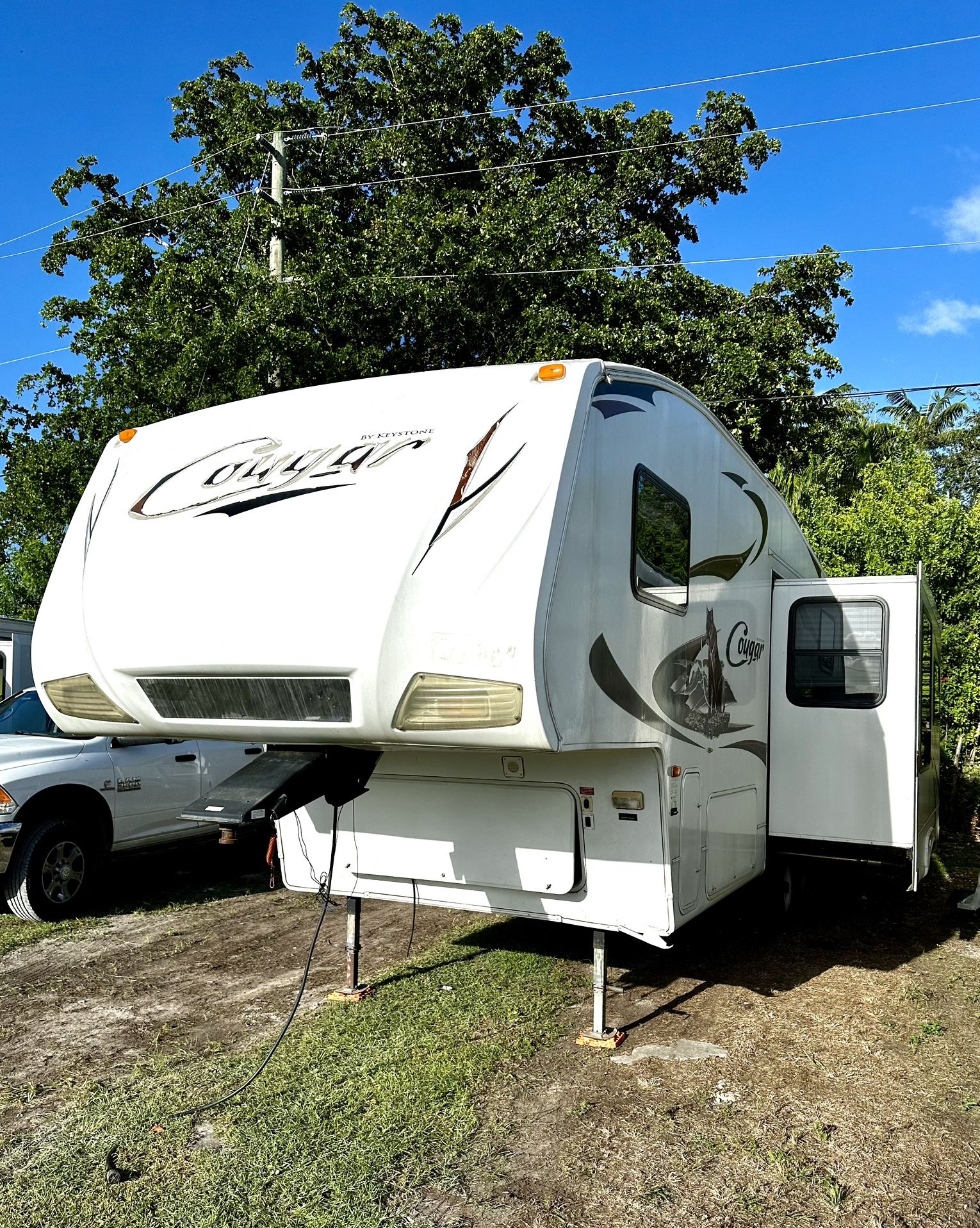 2010 Cougar Rv For Sale for Sale in Miami, FL - OfferUp