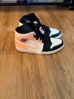 Air Jordan 1 Mid Black White Pink – Men’s Size 10 – Like New