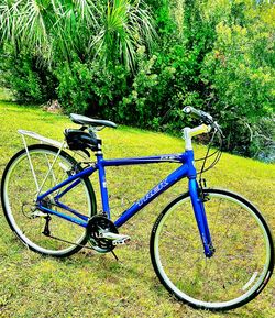 TREK 7.3 Striking Blue, 24-Speed Gorgeous Road Bike in Excellent Condition!