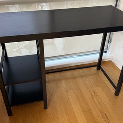 Standard office desk