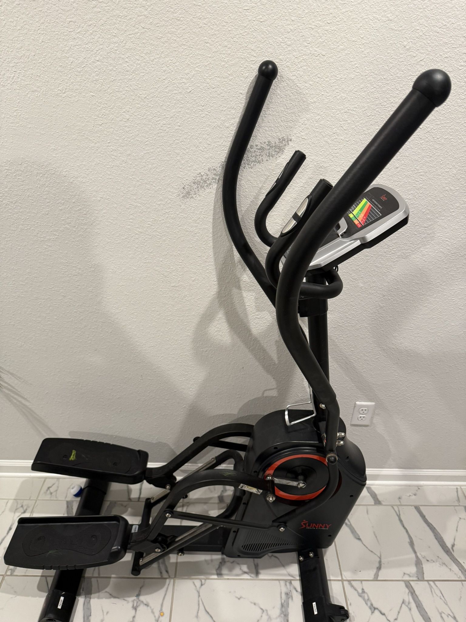 🚨 Elliptical for Sale – Only $60🚨 