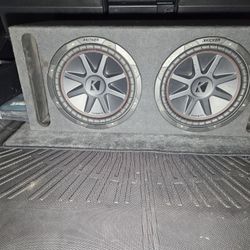 Kicker Cvr New Condition With Ported Box