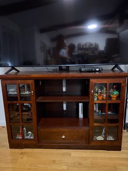 Entertainment center