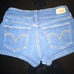 LEVI Shorts Size 5