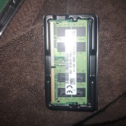 Hynix 32 GB (2x16) Sticks Laptop Memory