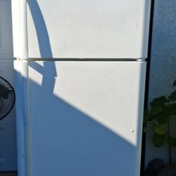 Amana Refrigerator 
