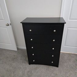 Black 5-Drawer Dresser