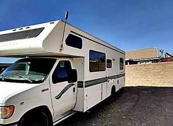Low miles! 1997 Thor Motor Coach