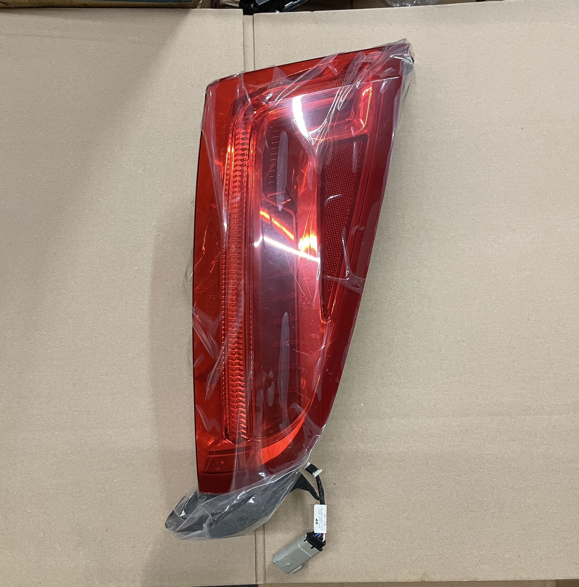 RH 2013-2017 Cadillac XTS Passenger Side LED Tail Light Lamp Assembly