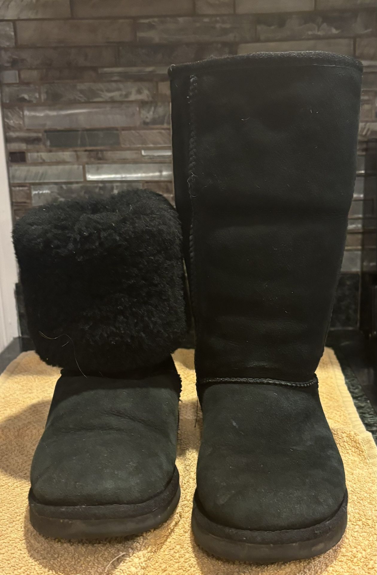 UGG BOOTS