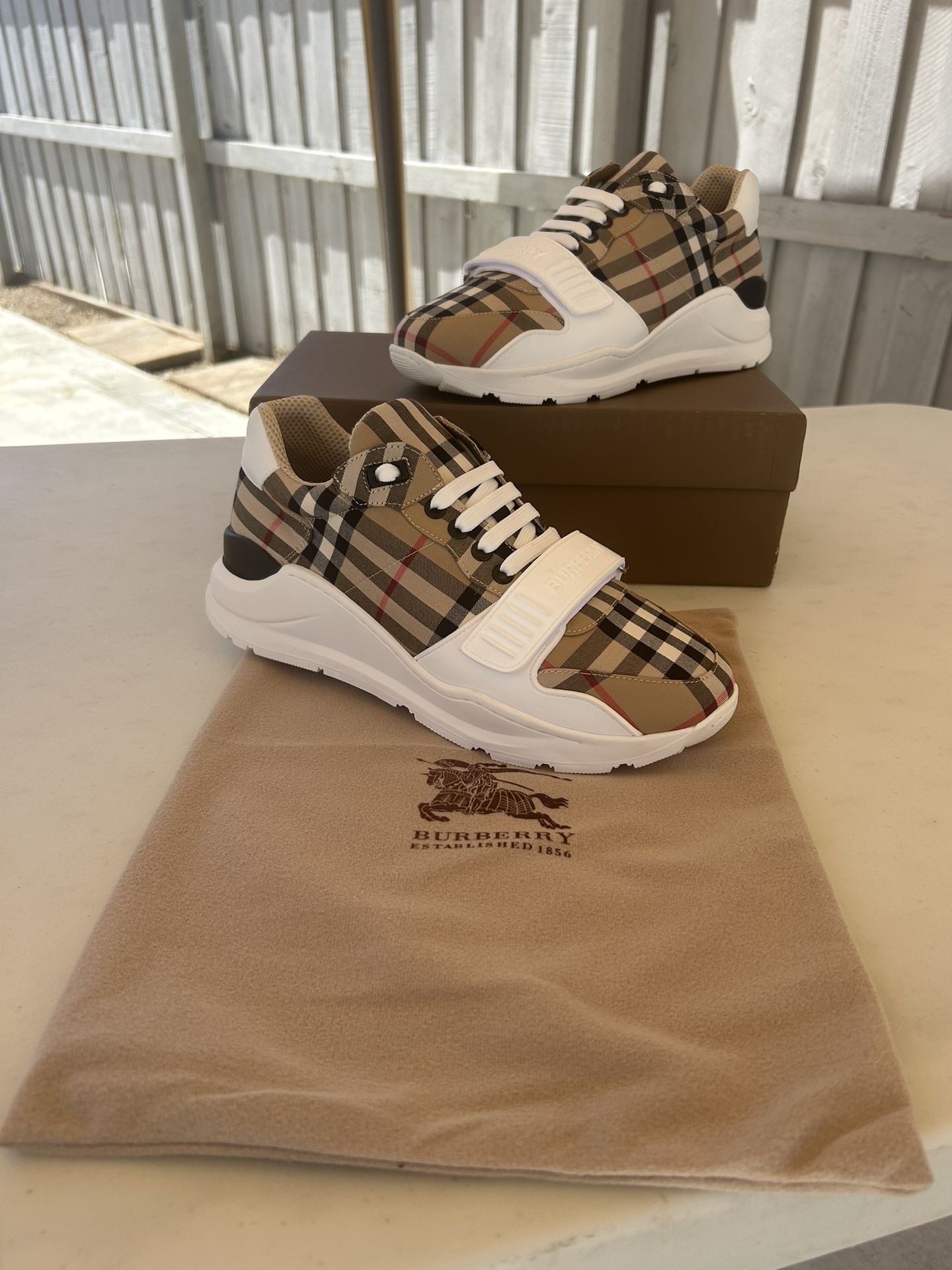 Burberry Regis Sneaker
