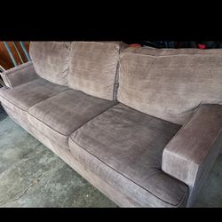 Queen Sleeper Sofa - like new