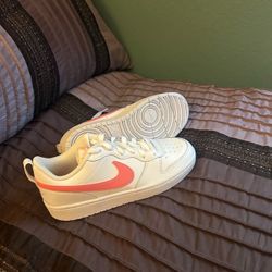 Nike Woman’s Shoes Size 6 