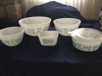 Vintage 5, Piece Lot Of Pyrex Butterprint Amish Pattern Mixing/Serving Bowl Set