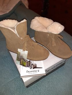 New. Bearpaw boots size 9