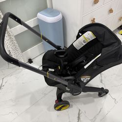 Doona Stroller and Car Seat w Base Included