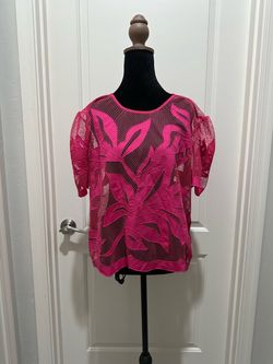 Chico’s Hot Pink Mesh Appliqué Short Sleeve Top