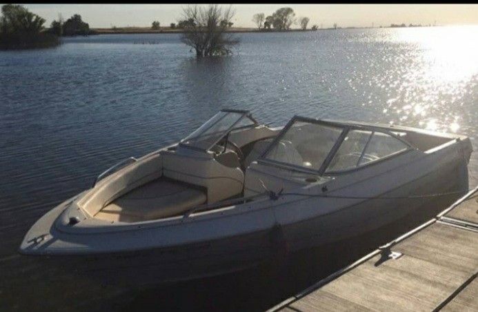 Bayliner Capri, 19.5 feet, gasoline, 1999