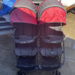 Double stroller in good condition