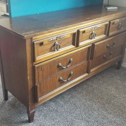 7 Drawer Dresser & Mirror