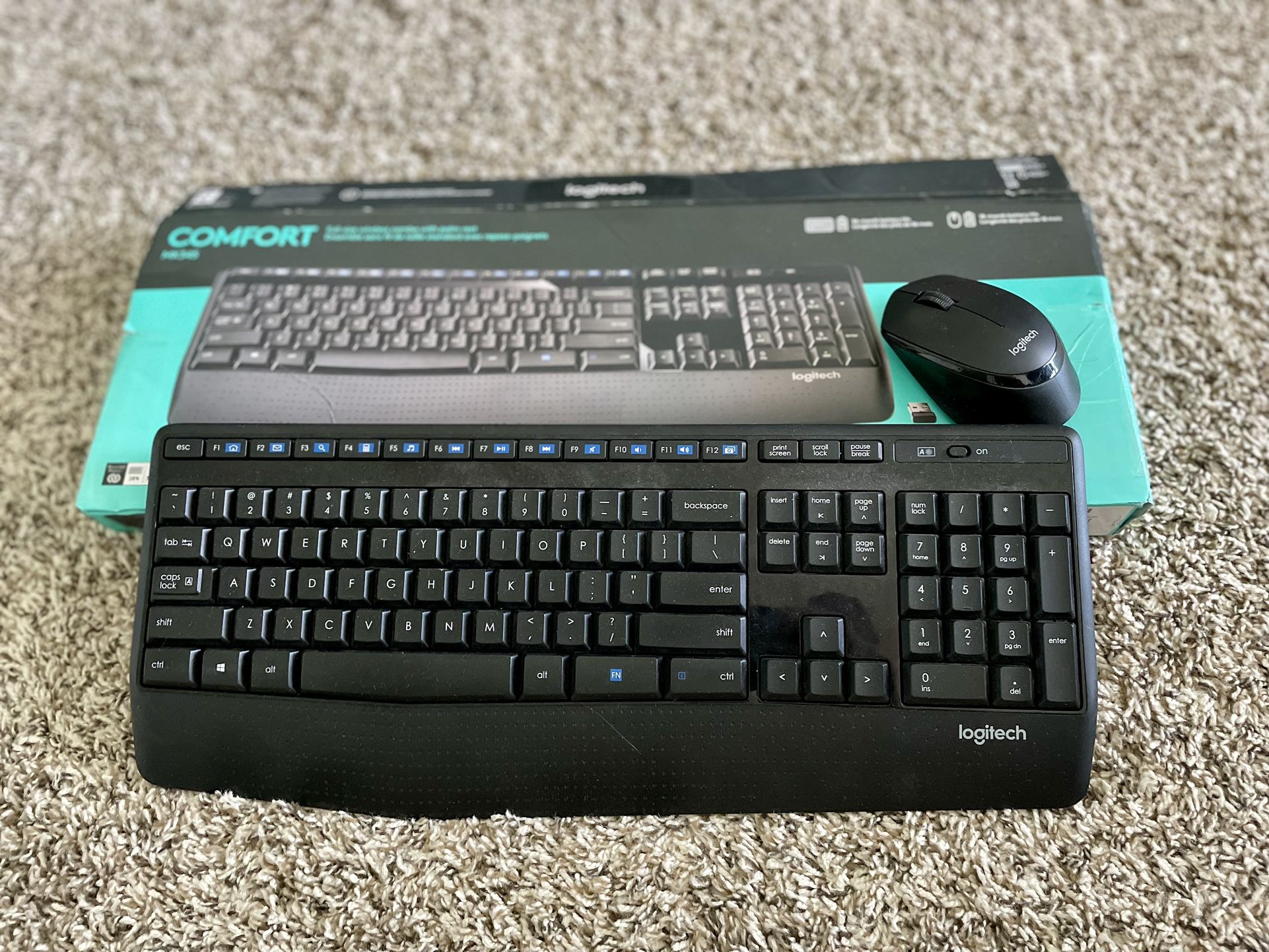 Logitech MK 345 Comfort Full Size Wireless Combo with Palm Rest