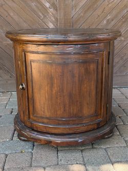 Oval Wood end table with Storage