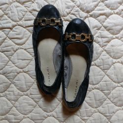 Tahari Black Flats Size 5