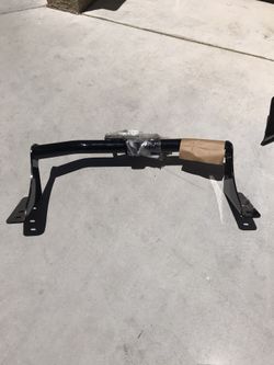 Curt 13307 Class 3 trailer hitch, 2 inch receiver for select Chevrolet Equinox And GMC Terrain