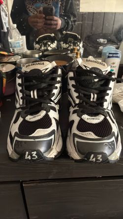 Balenciaga runners for sell used