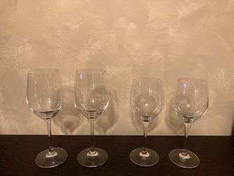 Set of two and two Stemmed wine 🍷 glasses red and white