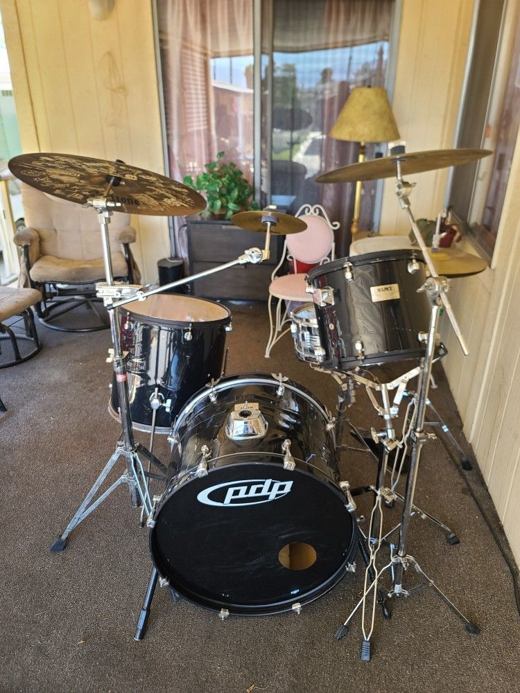 Drum Set for Sale 4 Piece Mapex Drum Set Complete with Bass Pedal, Cymbals & Hi-Hats, Hardware or Stands, Sticks and Drum Tuning Key $265.00 OBO