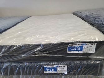 Beautyrest Silver Queen Plush Mattress New!
