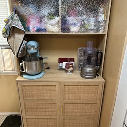 Kitchen Pantry/cabinet 