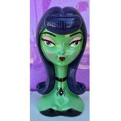 Halloween ghoul girl