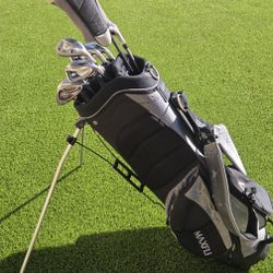 COMPLETE GOLF SET - RIGHT HANDED