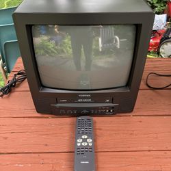 Toshiba 13” CRT  TV/ VCR Combo With 4 Head VCR