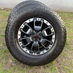 2025 Nissan Frontier Pro-4x Rims Wheels And Tires Like New 