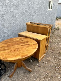 Round Oak Pedestal Dining Table