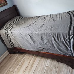 Twin Sleigh Bed