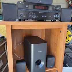 Pioneer Surround Sound Home Stereo Receiver W/ 6 Speakers 