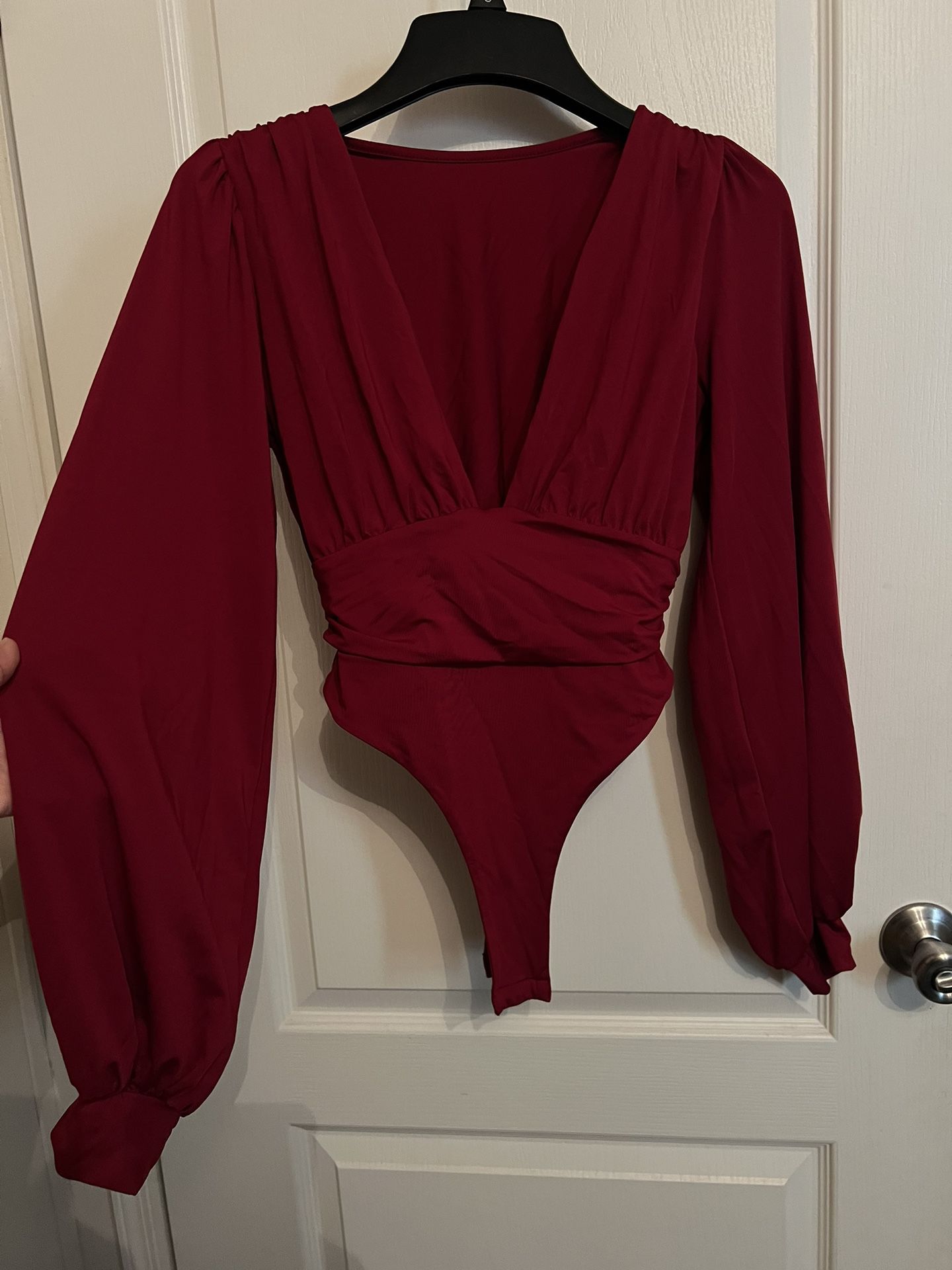 NWOT🏷️ Red Wine Color Dressy Low Cut Bubble Long Sleeve Bodysuit 🍷🌹 ( Dressy Bodysuit/ Red Bodysuit/sexy Outer Wear / Club Wear)