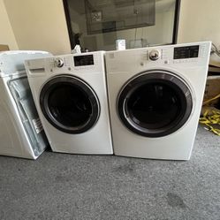 WHITE KENMORE WASHER DRYER