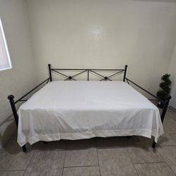 Trundle Bed Day bed Q/f Size