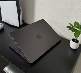 Apple MacBook Laptop Space Black