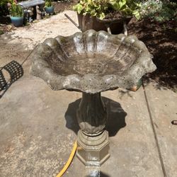  Stone Bird Bath