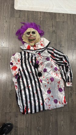 Scary Clown Halloween costume